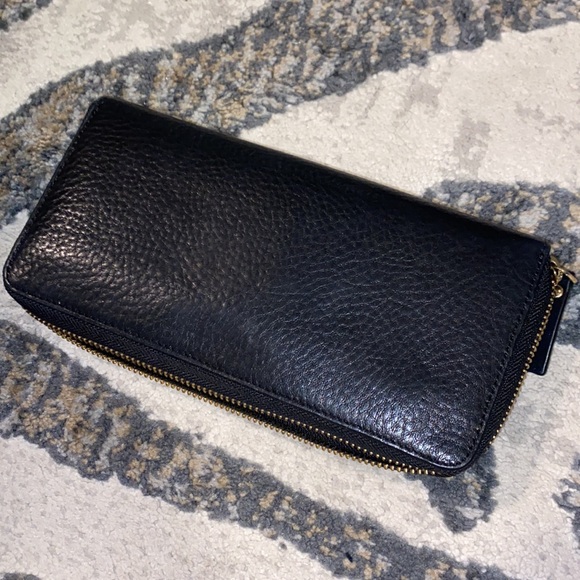 Vince camuto wallet brand new - Picture 4 of 4